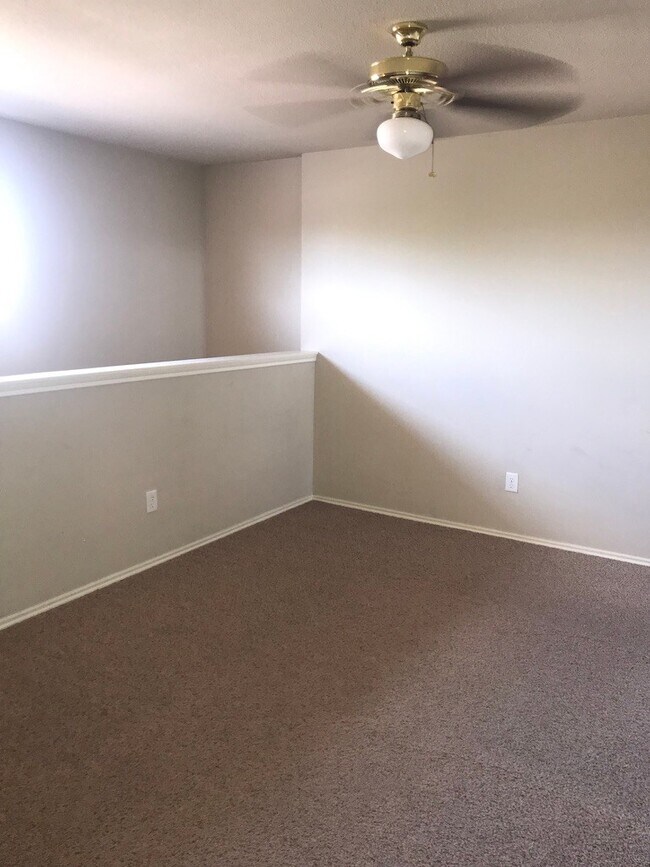 Building Photo - GREAT HOME! GREAT LOCATION