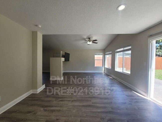 Building Photo - 239 Brookside Dr