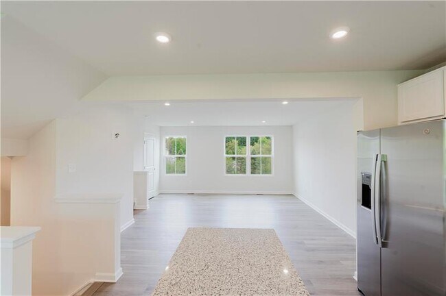 Building Photo - 159 White Oak Dr