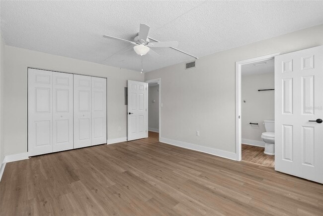 Building Photo - 4780 Cove Cir