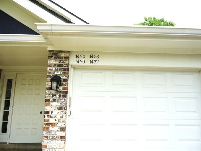 Building Photo - 1432 Wentworth Ct