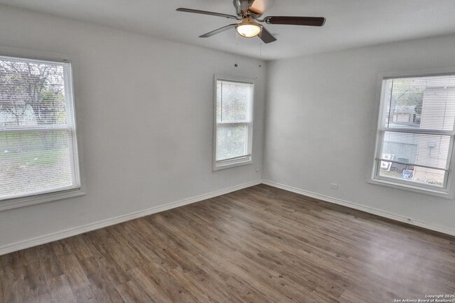 Building Photo - 2426 Cincinnati Ave