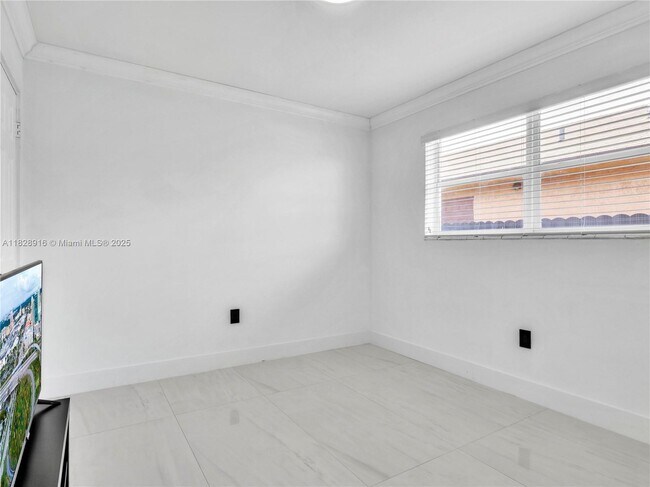 Building Photo - 6053 SW 63rd Terrace