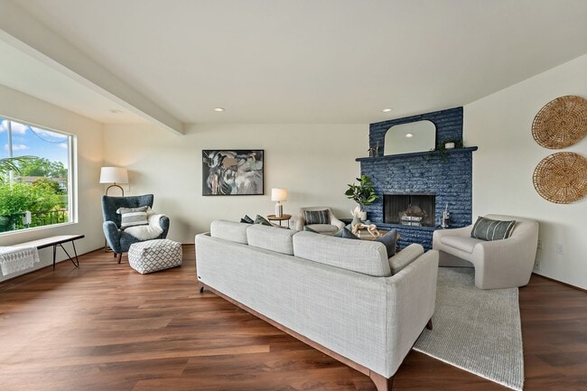 Building Photo - 540 N Hayden Bay Dr