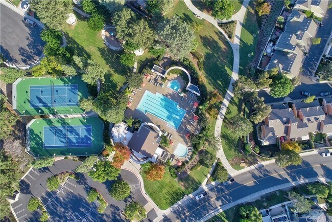 Building Photo - 1 Sandalwood