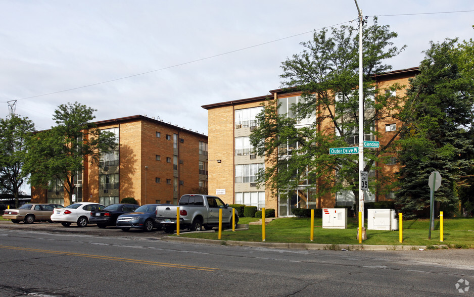 Primary Photo - Western Heights Apartments