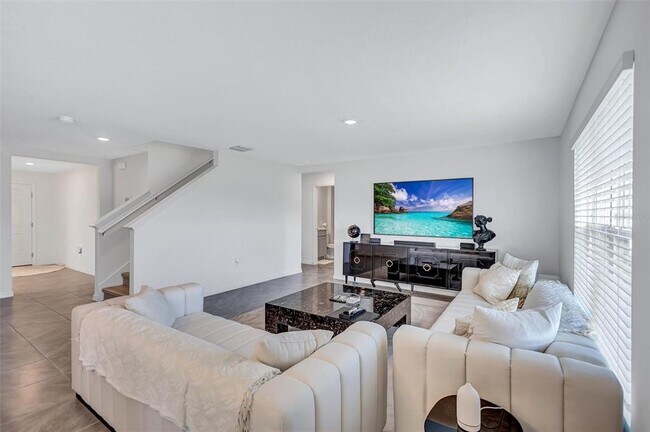 Building Photo - 7601 Rosewood Gdn Lp