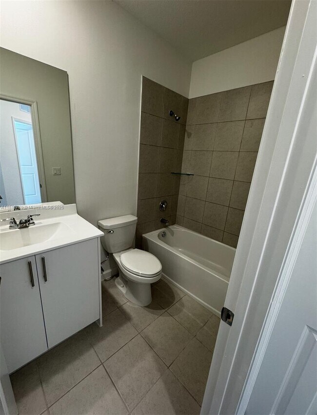 Building Photo - 136 SW 184th Way