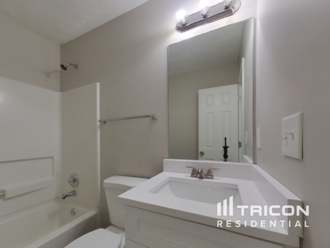 Building Photo - 6526 Revena Ct