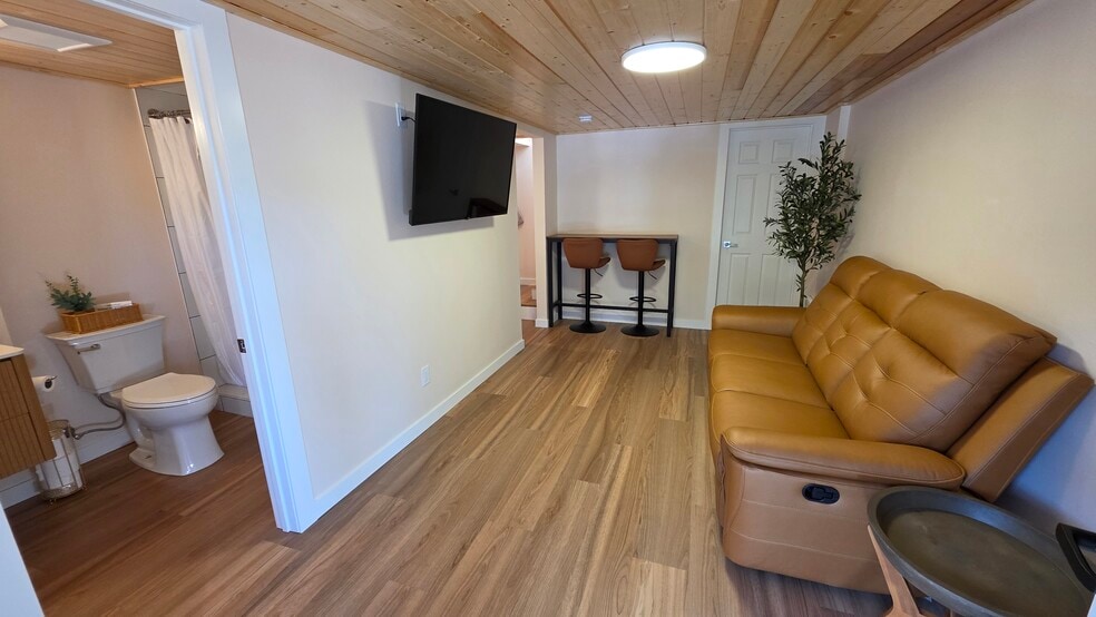 Building Photo - 3496 Hansel Ln