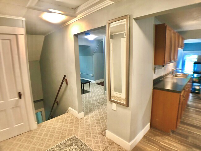 Building Photo - 236 Shelburne Rd