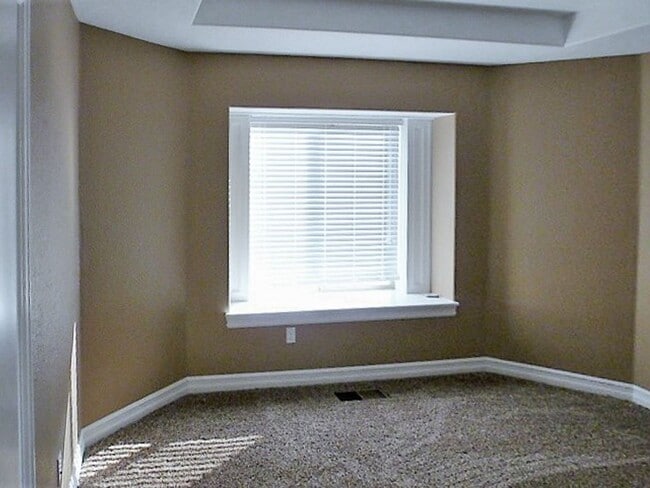 Building Photo - 2507 Locksley Ave SE