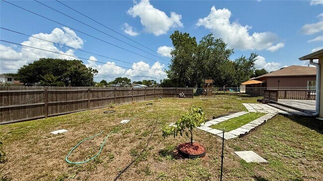 Building Photo - 526 Maricopa Dr