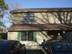 Building Photo - 167 Glen Hill Drive - Duplex