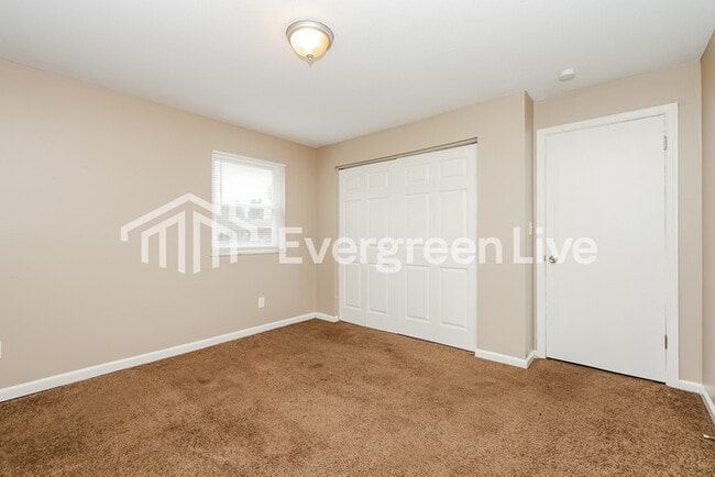 Building Photo - 4571 Sylvan Oak Dr