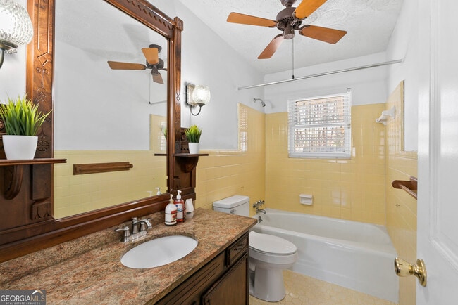 Building Photo - 4205 S Hurt Rd SW