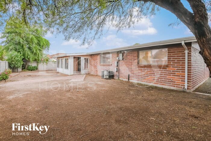 Building Photo - 8940 E Pine Valley Dr