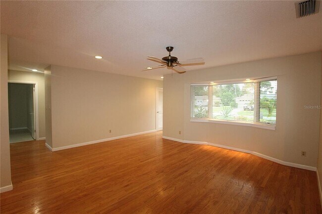 Building Photo - 6512 Bowline Dr