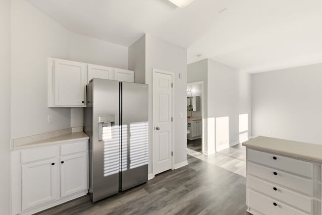 Building Photo - Beautiful Stroh Ranch 4 Bedroom, 2.5 Bath Home, Brand New Kitchen Appliances READY JUNE 5th