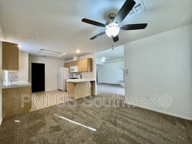 Building Photo - 4891 S Rinaldi Dr
