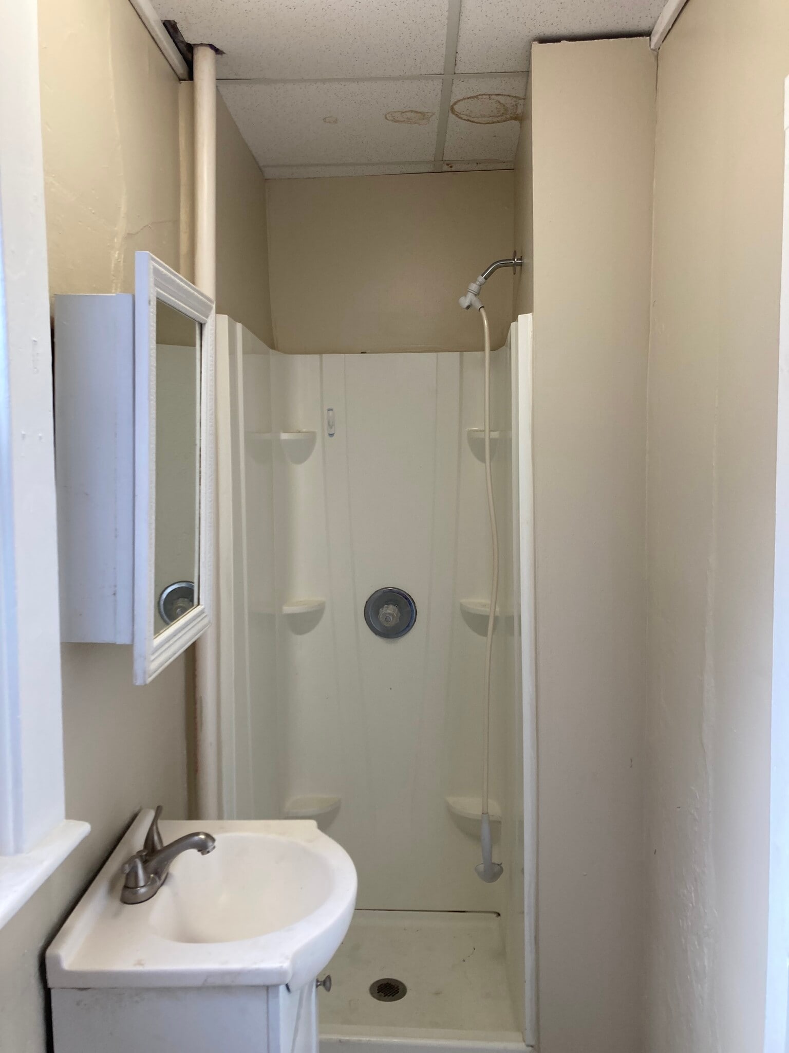 Bathroom Photo 1 - 2089 Fairview Ave