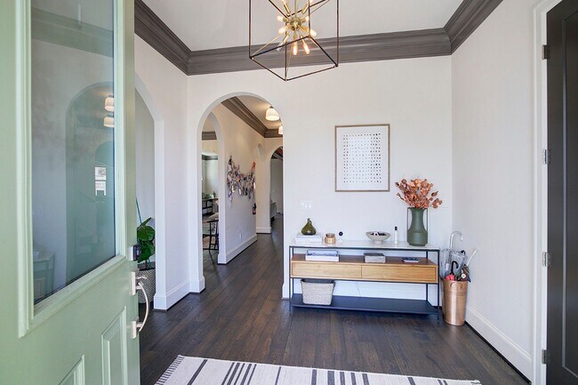 Building Photo - 5bd/3.5ba Seattle Home