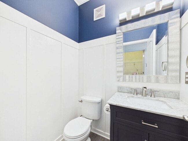 Building Photo - 3015 Chislet Dr