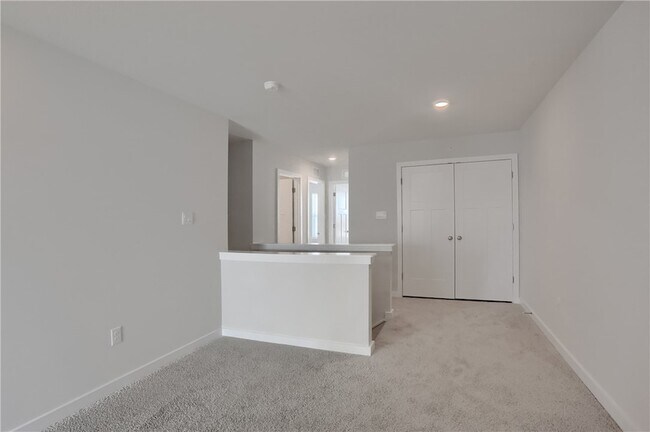 Building Photo - 122 Scotland Ln