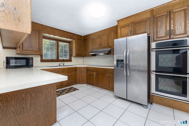 Building Photo - 428 Maple St