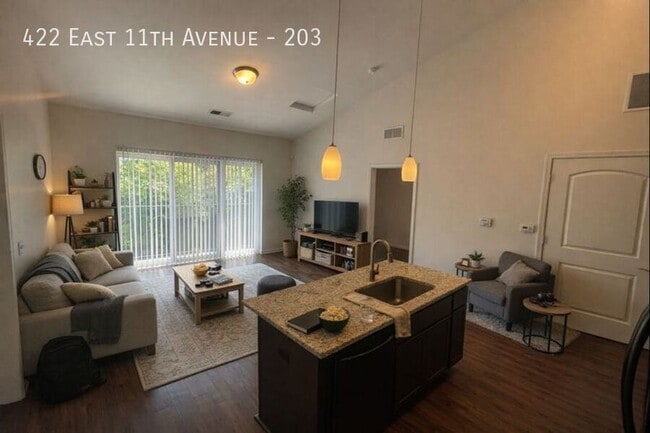 Building Photo - 422 E 11th Ave