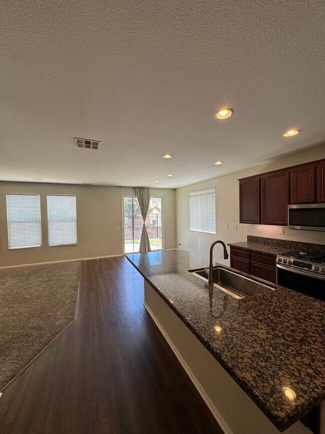 Building Photo - Spacious 3-Bed Lakeview Home with Loft & Community Amenities