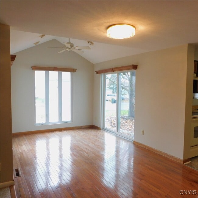 Building Photo - 8525 Sextant Dr