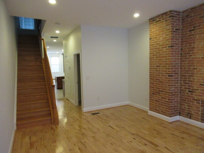 Building Photo - Charming 4 Bedroom/3.5 Bathroom Townhome with Parking Pad in Station North, MD!