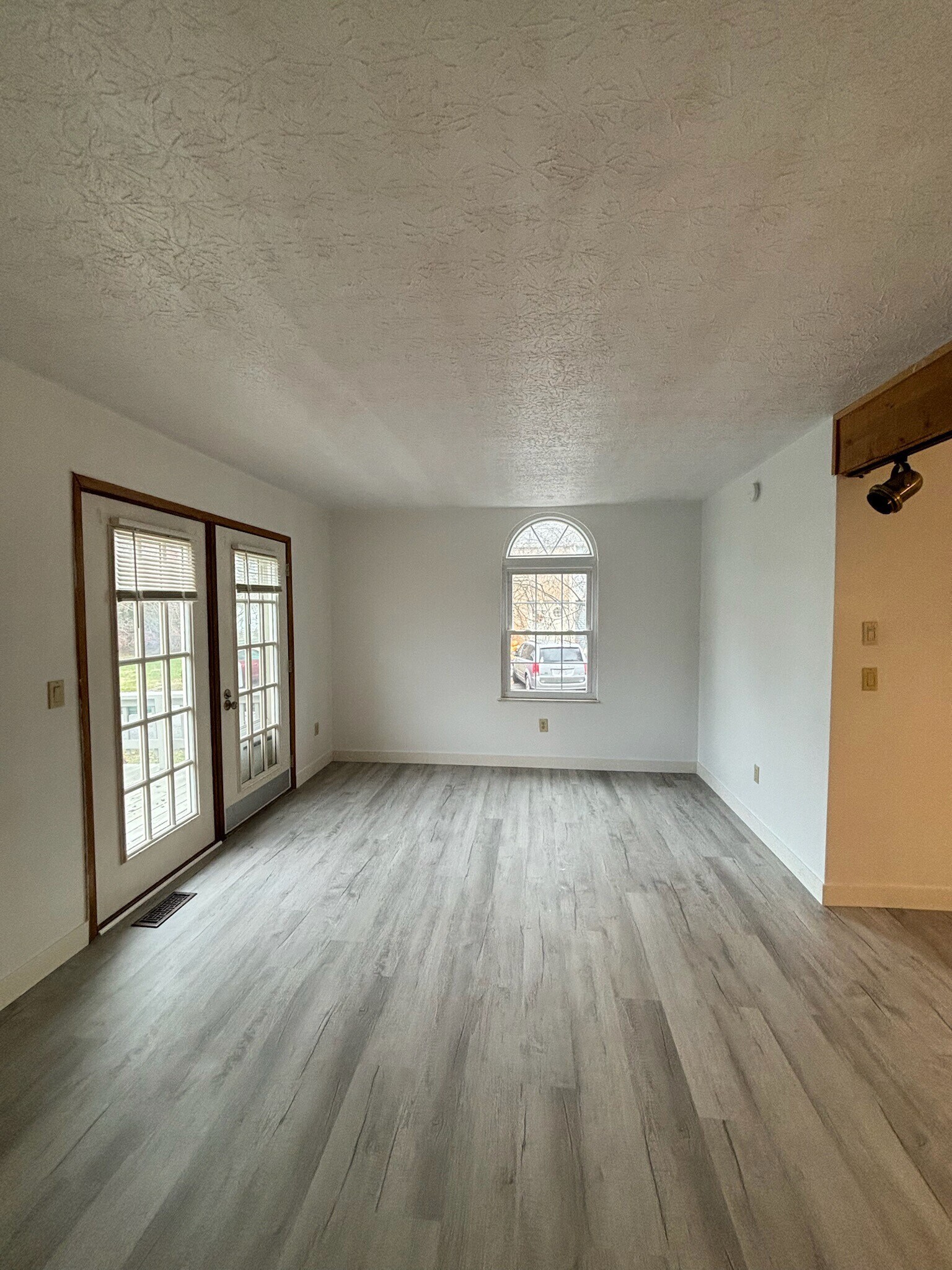 Building Photo - 6318 Bannister Dr