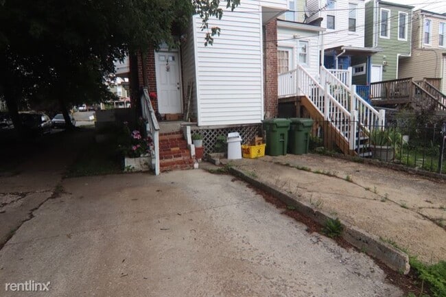 Building Photo - 1 br, 1 bath Apartment - 3970 Falls Road