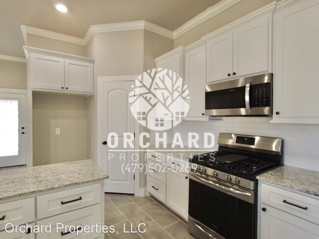 Building Photo - 4 br, 3 bath House - 1228 Giulia Ave.