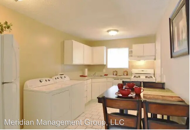 Building Photo - 2 br, 1 bath Apartment - 4685 Courtney Drive