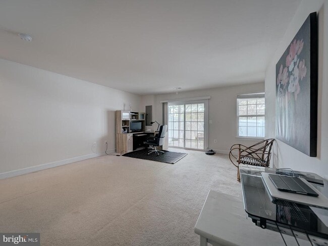 Building Photo - 8832 Englewood Farms Dr