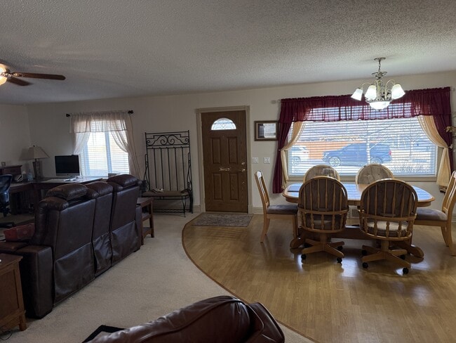 Building Photo - 259 E Oakland St