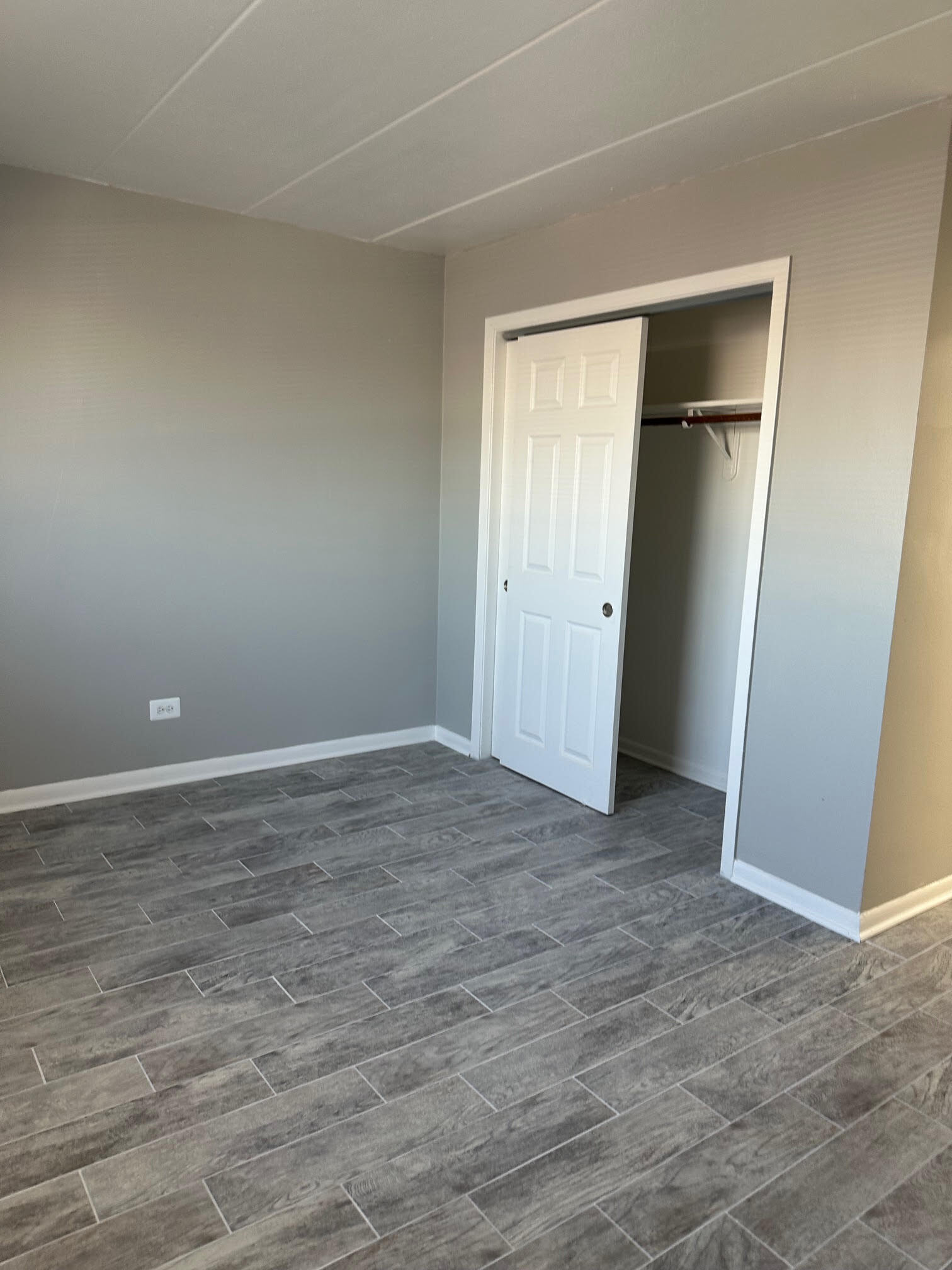 Building Photo - 1400 Carol St