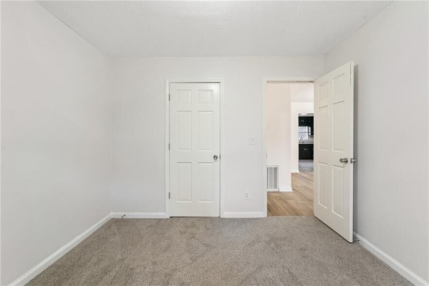 Building Photo - 6290 Love St