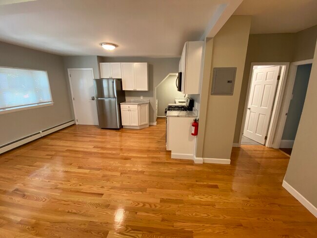 Building Photo - 73 Hall Ave