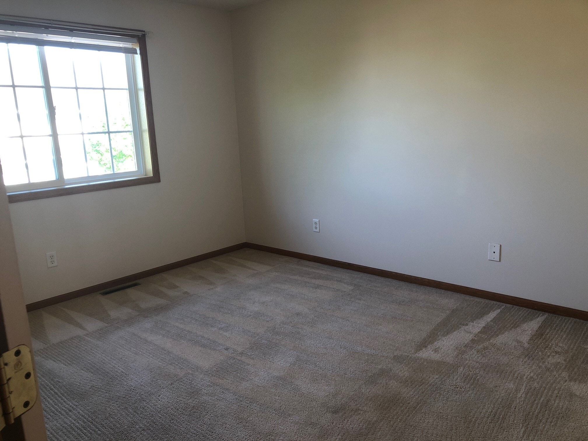 Building Photo - 2457 Yellowstone Dr