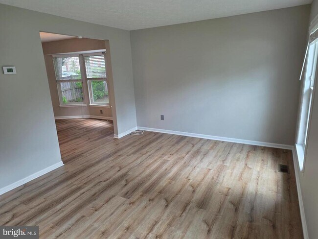Building Photo - 12000 Rosiers Branch Dr