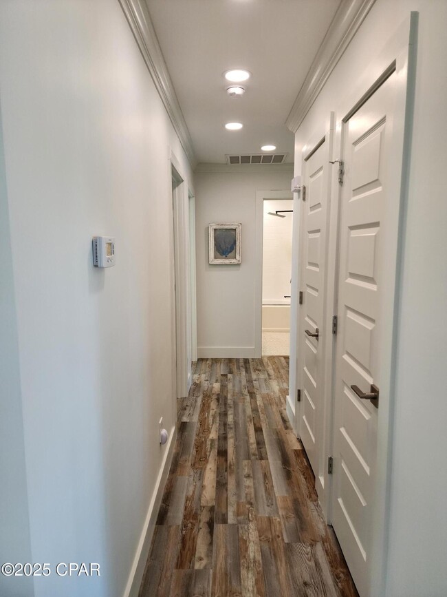 Building Photo - 322 Greenwood Cir