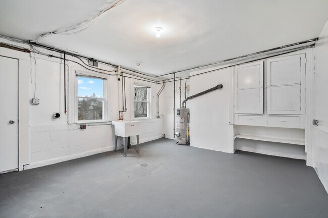 Building Photo - 134 Wynoka St