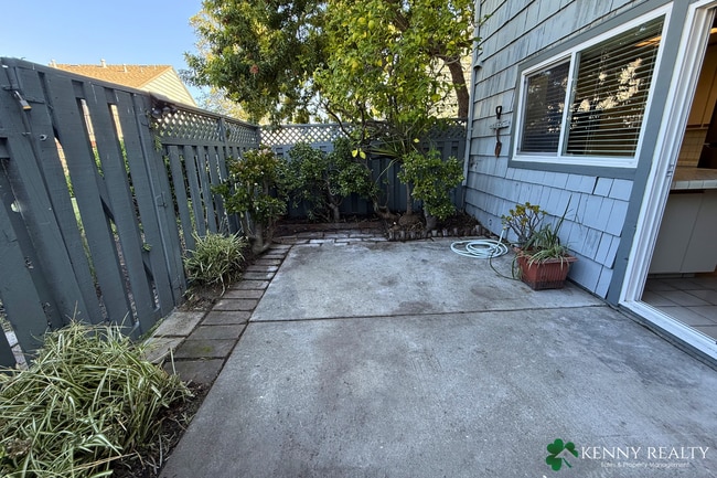 Building Photo - Spacious 3 Bedroom Home Near Parks & Schools in Foster City
