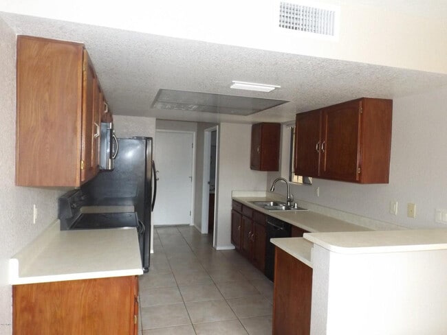 Building Photo - 7770 N 20th Ave