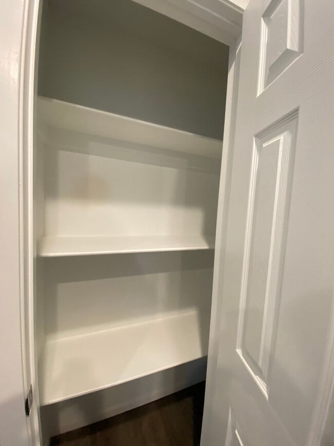 Building Photo - *NOW PRELEASING* Three Bedroom | Two Bathroom Home Fox Tail