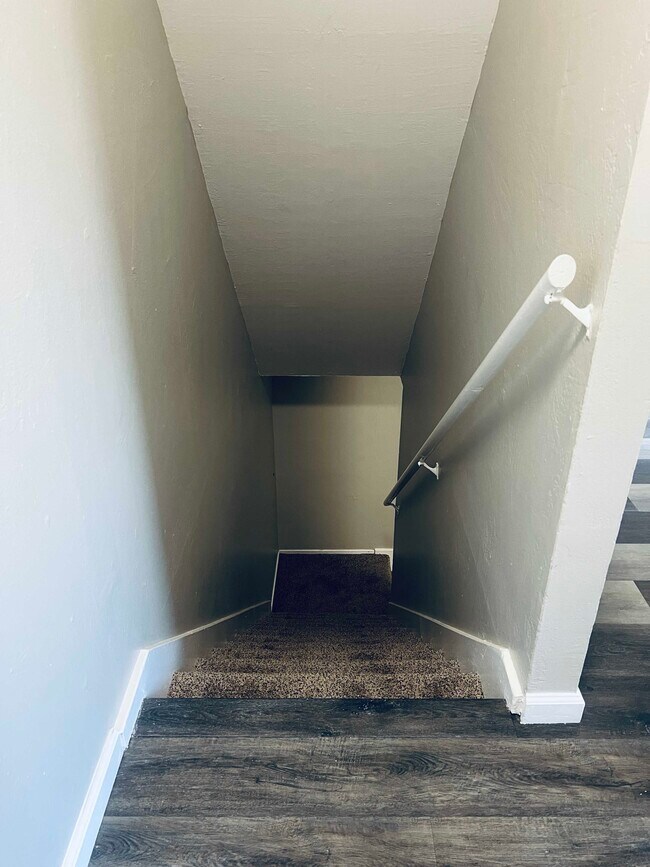 Building Photo - 2124 90th Ave